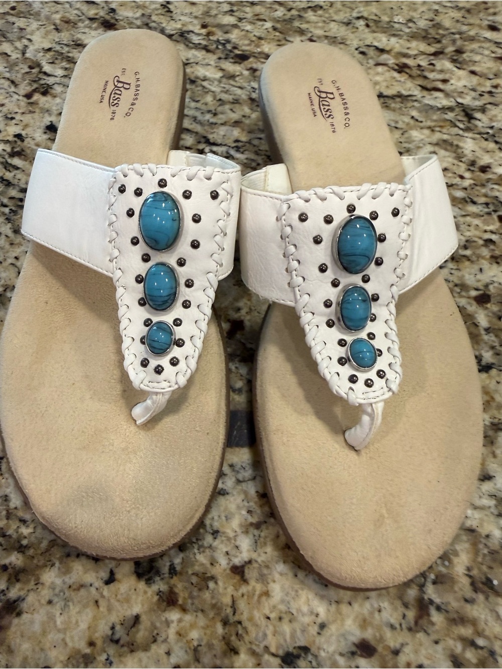 Bass Trudy western white thong sandals turquoise bead stud embellished 7.5